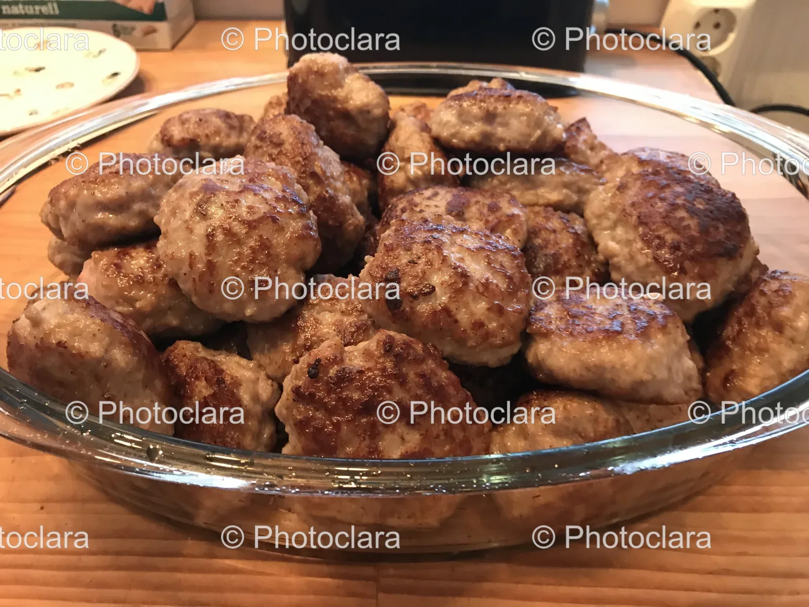 bowl-of-meatballs-on-table.jpg