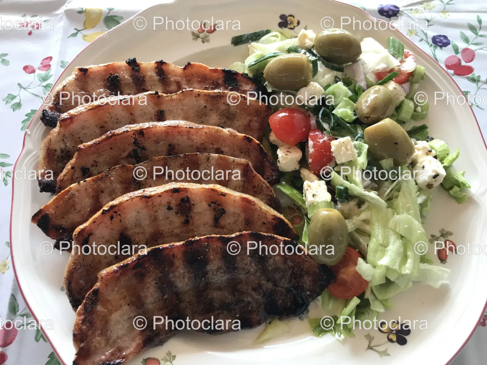 Gourmet-Dish-on-Restaurant-Table.jpg