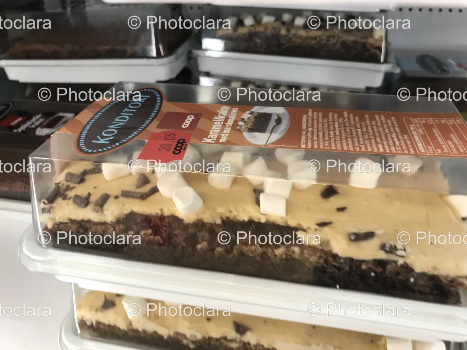 Close-up-of-a-Karamellkake-with-Marshmallows.jpg