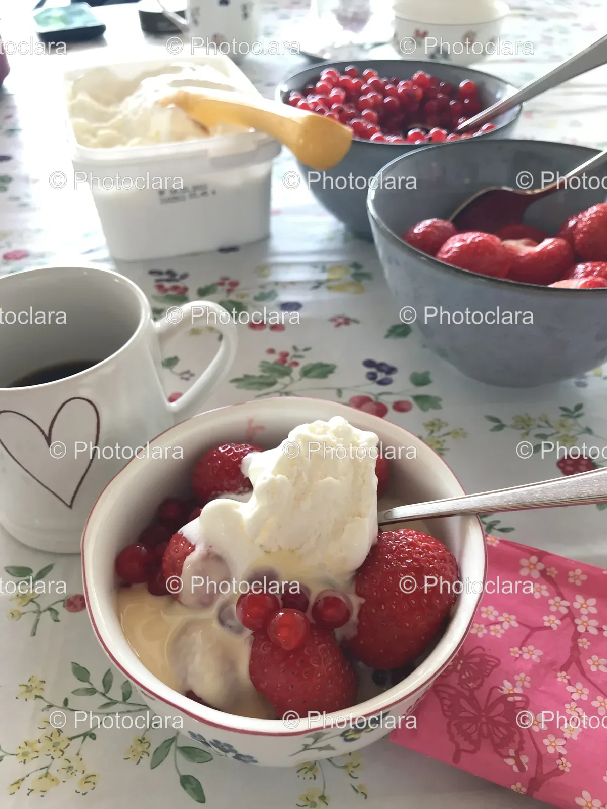 delicious-ice-cream-fresh-strawberries.jpg