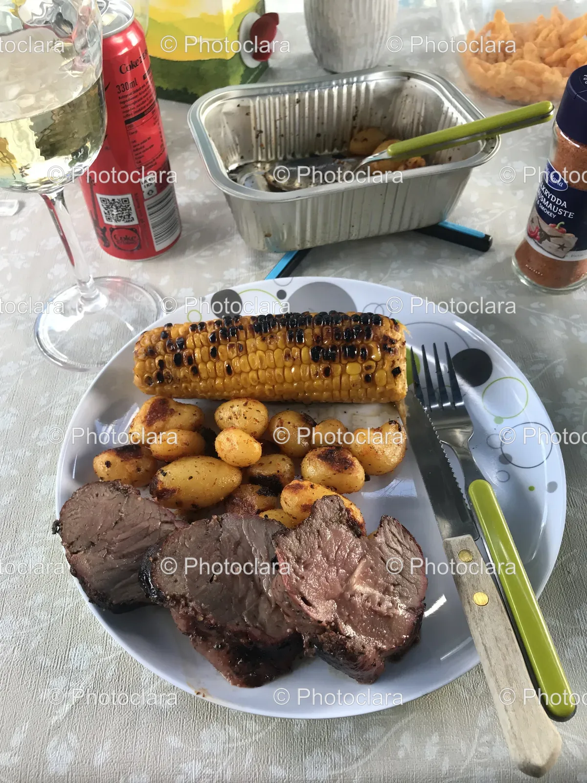 Delectable-Dinner-Plate-with-Drinks.jpg