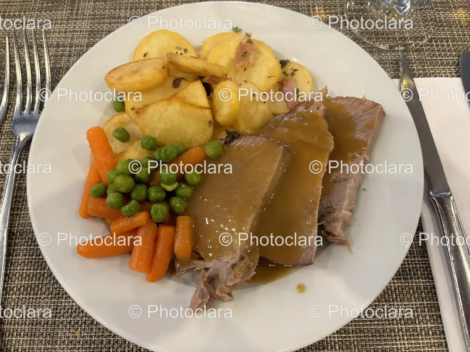 delicious-dinner-plate-with-fork-and-knife.jpg
