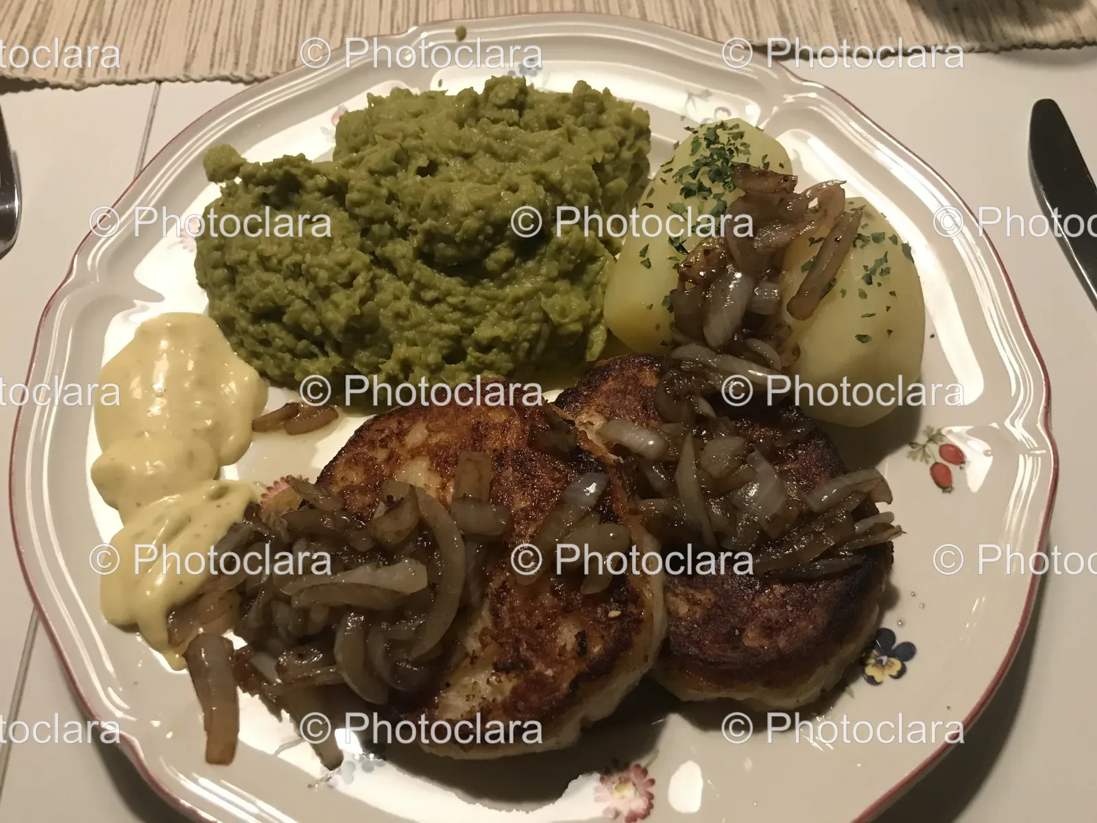 Elegant-Dinner-Plate-Steak-Vegetables.jpg