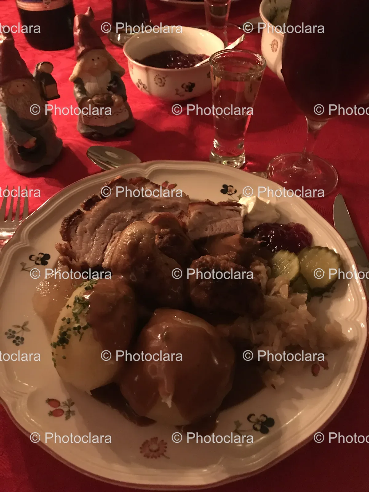 Gourmet-Dinner-Plate-with-Wine.jpg
