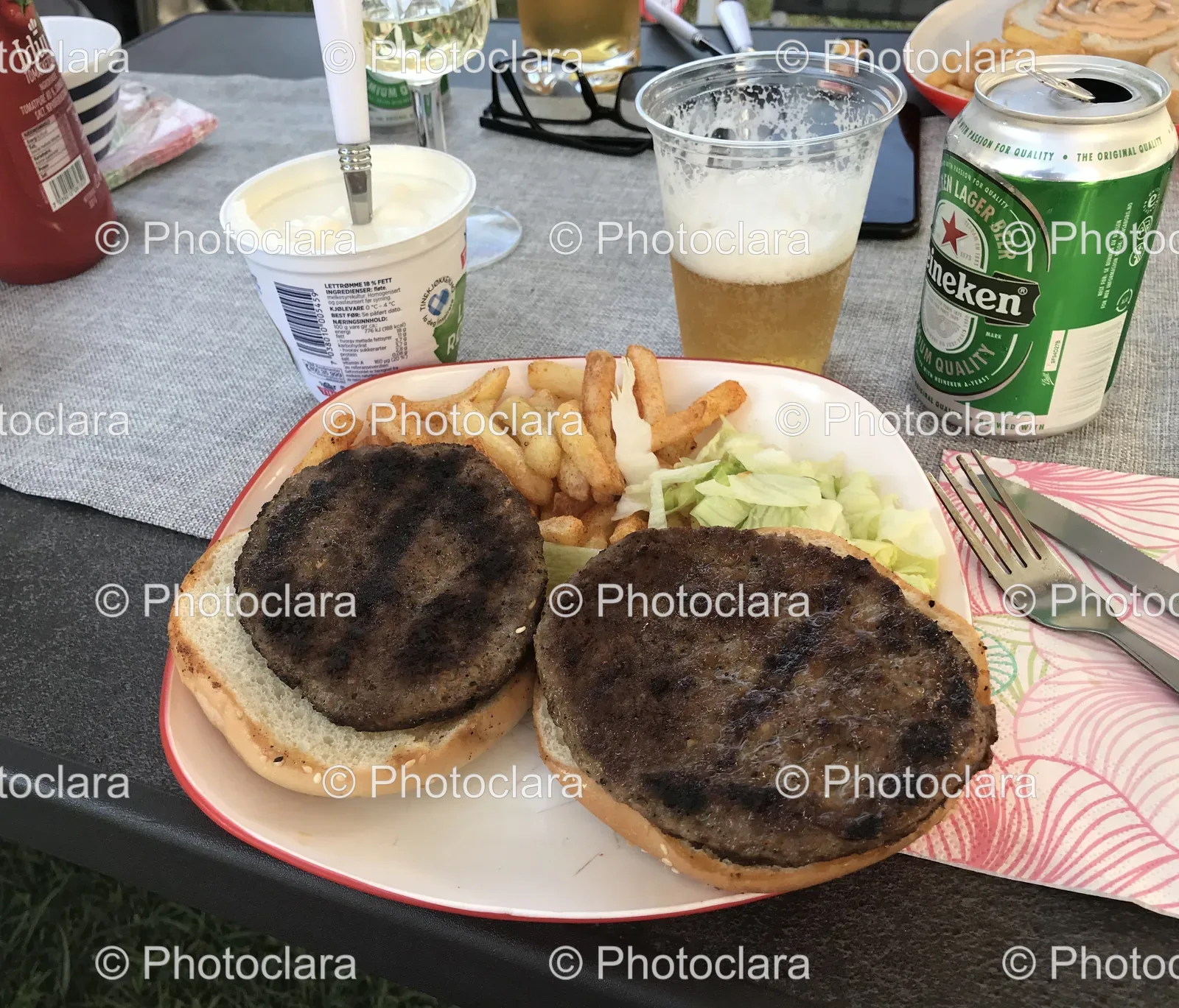 Burgers-and-Fries-Platter.jpg