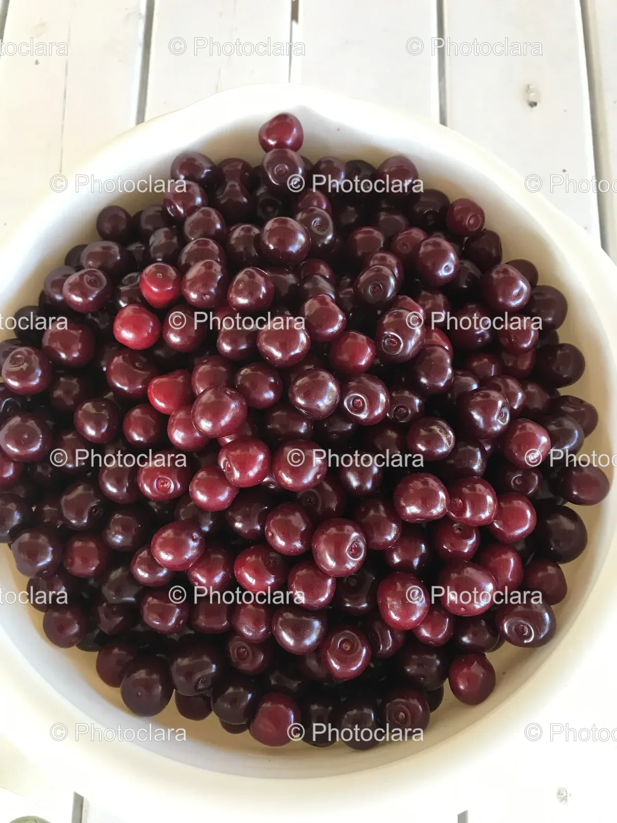 a-bowl-of-fresh-cherries.jpg