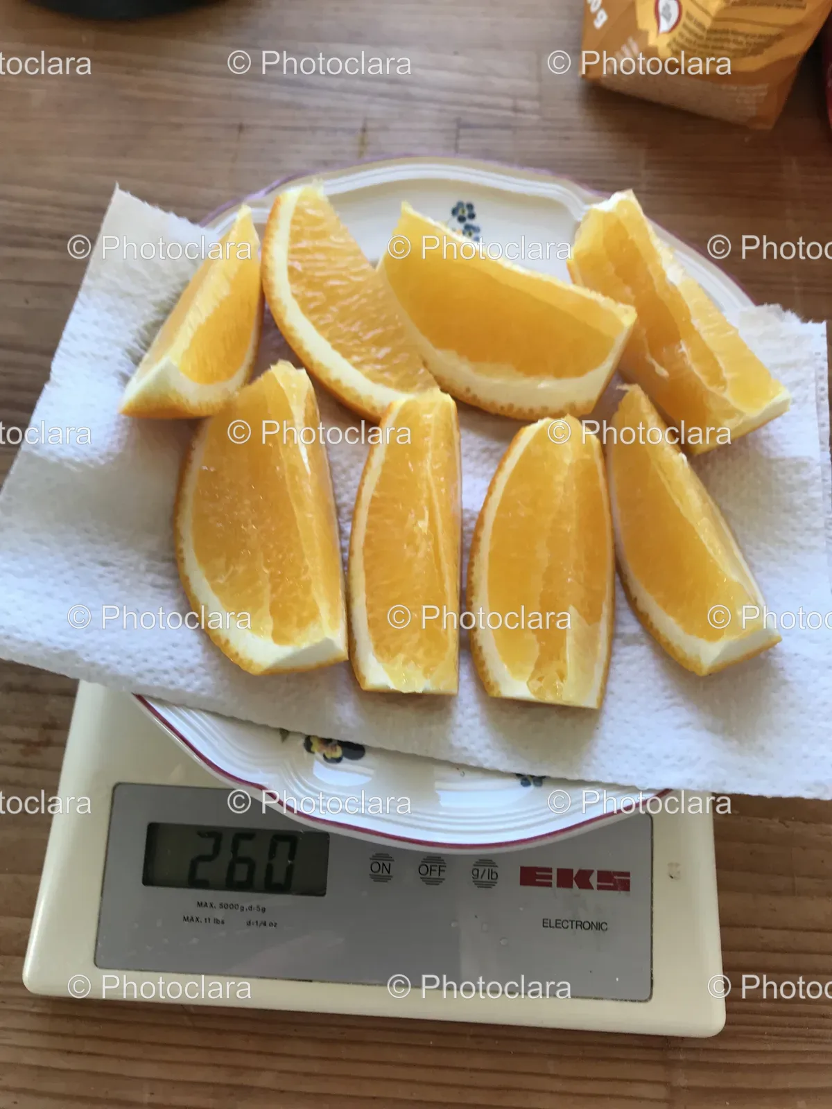 Fresh-Orange-Slices-on-a-Plate.jpg