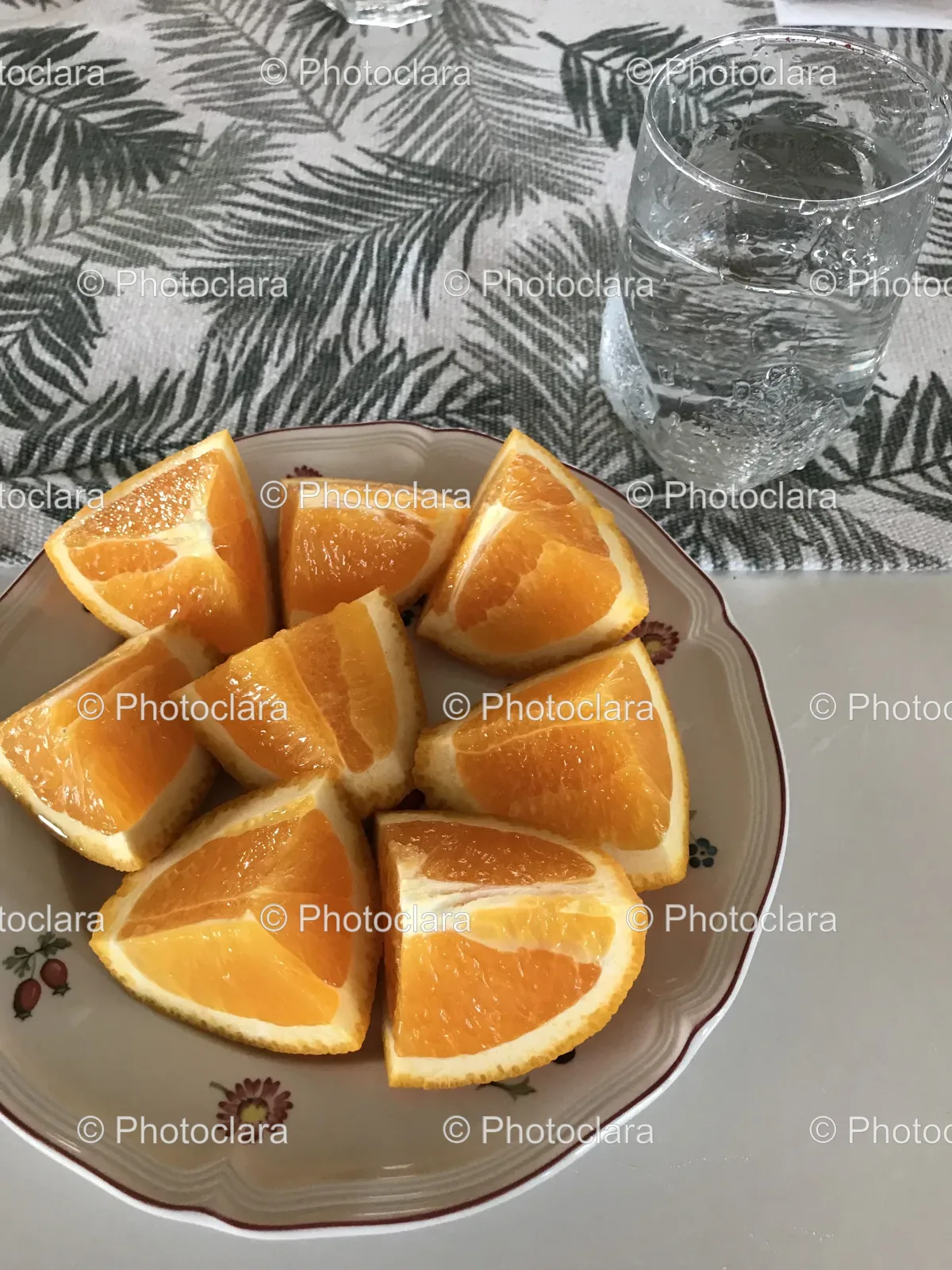 plate-of-oranges-and-glass-of-water.jpg