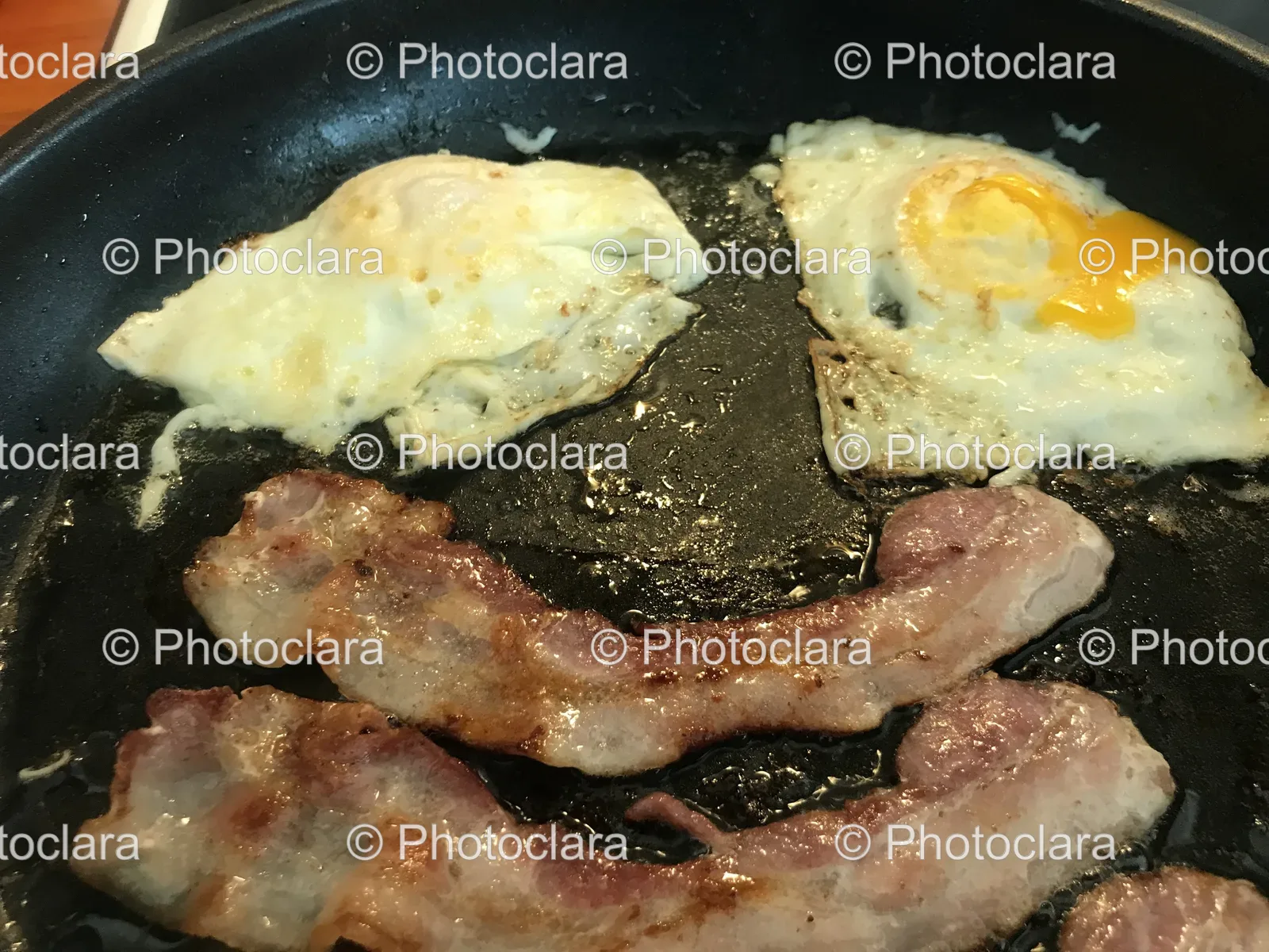 bacon-and-eggs-in-frying-pan.jpg