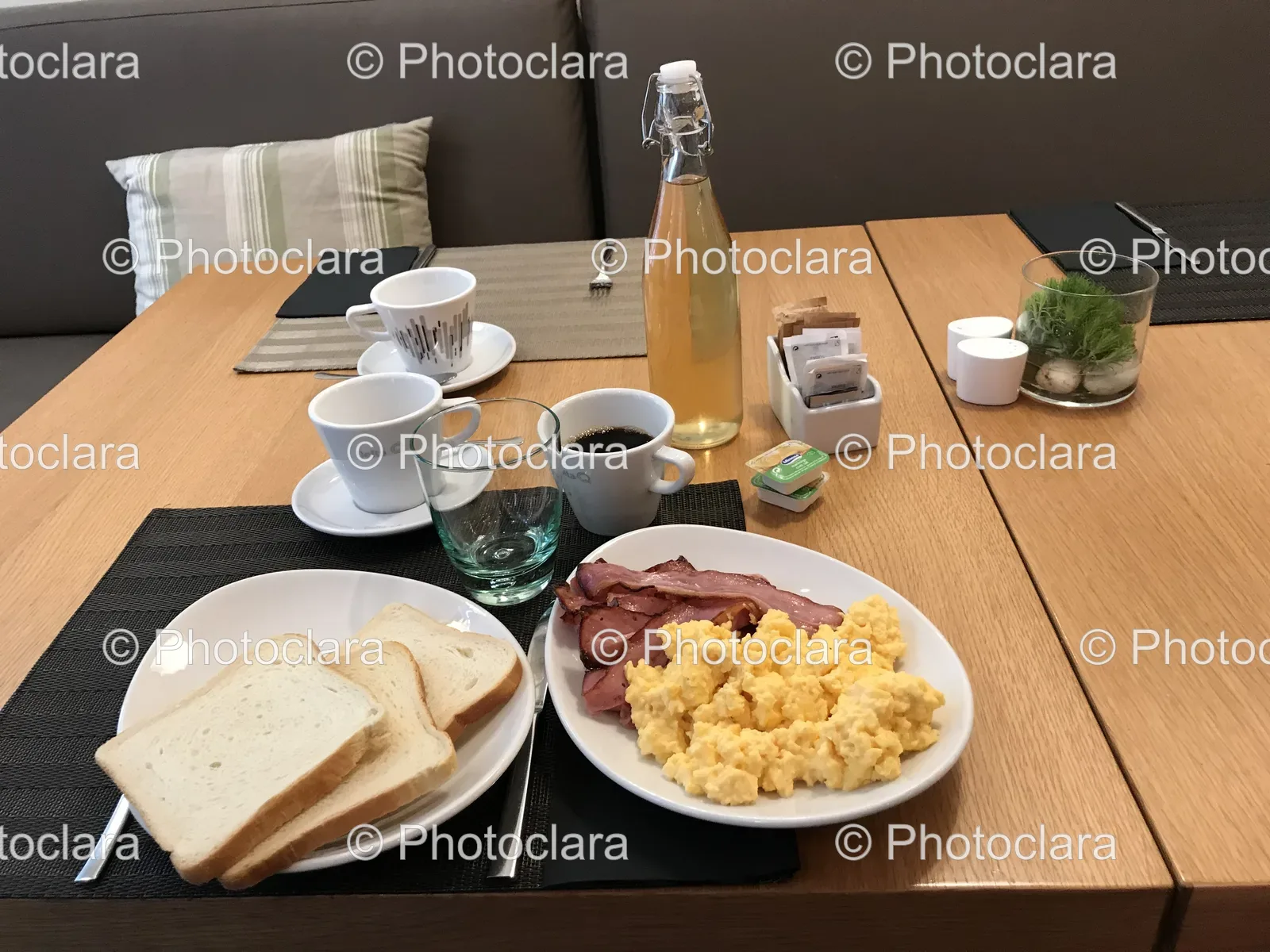 Brunch-on-a-Table.jpg