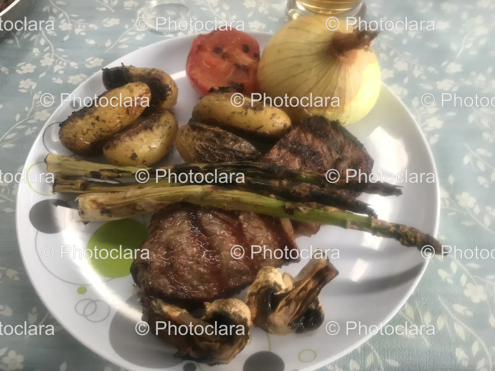 Mixed-Grill-Platter-With-Asparagus.jpg