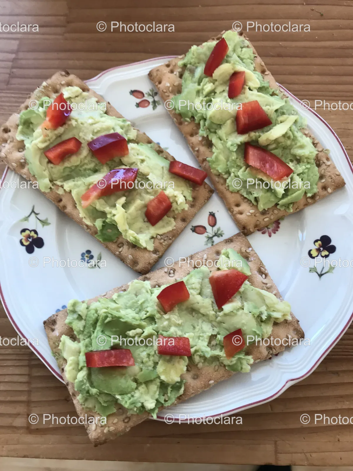 crackers-avocado-spread-red-peppers.jpg