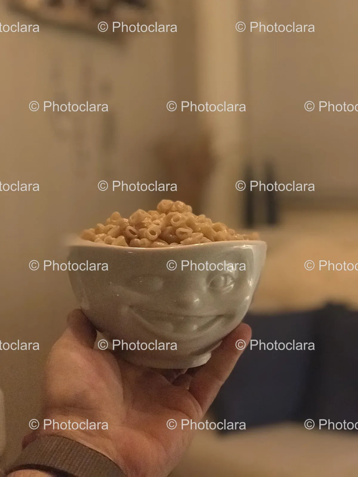 hand-holding-a-bowl-of-cereal.jpg