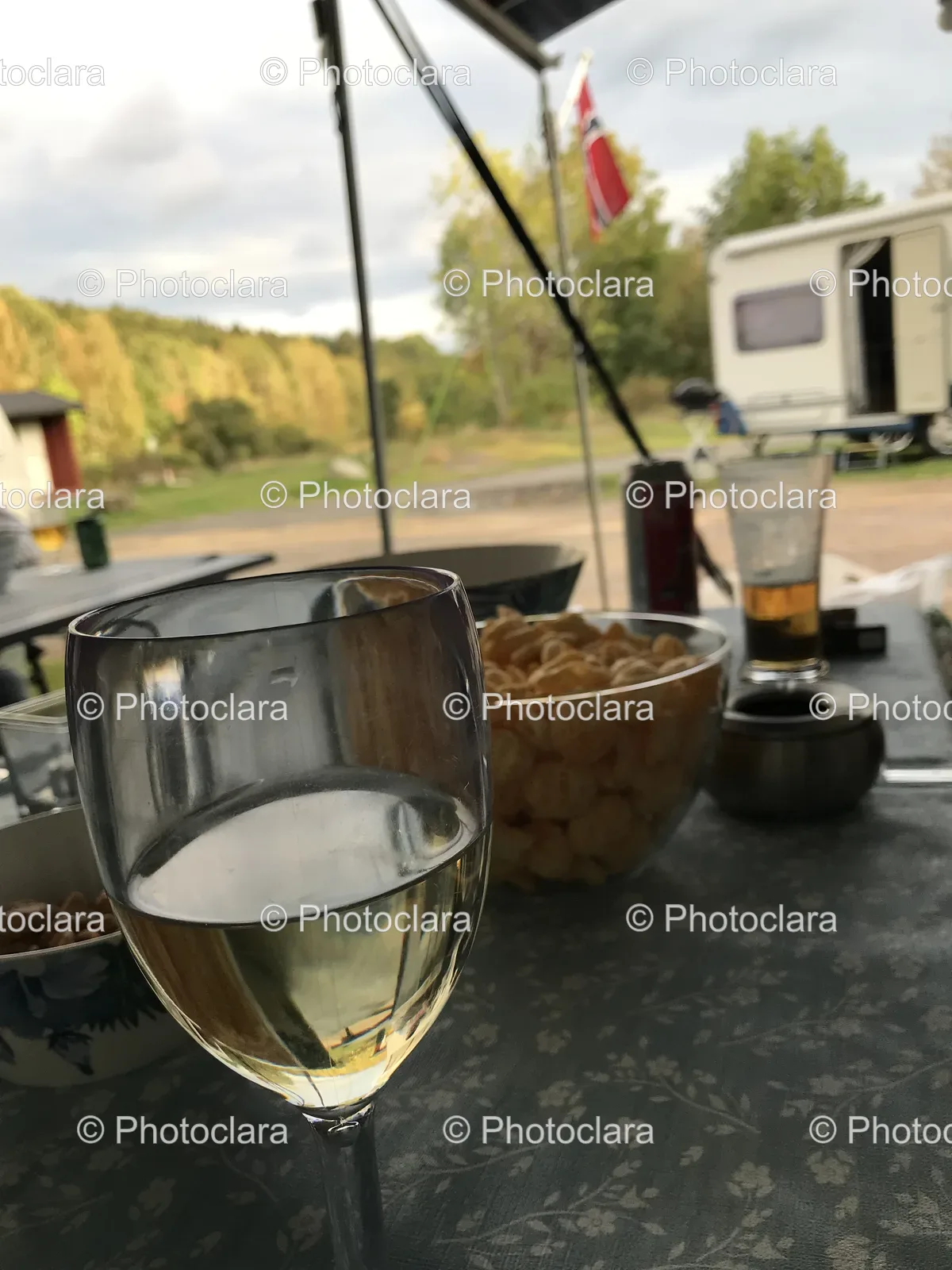 wine-glass-outdoor-table-food-camper.jpg
