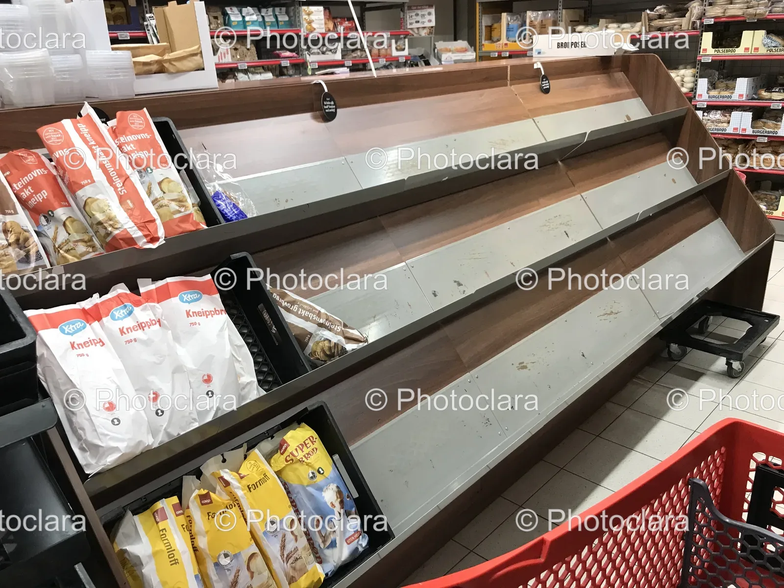 Shelves-of-Food-in-Store.jpg