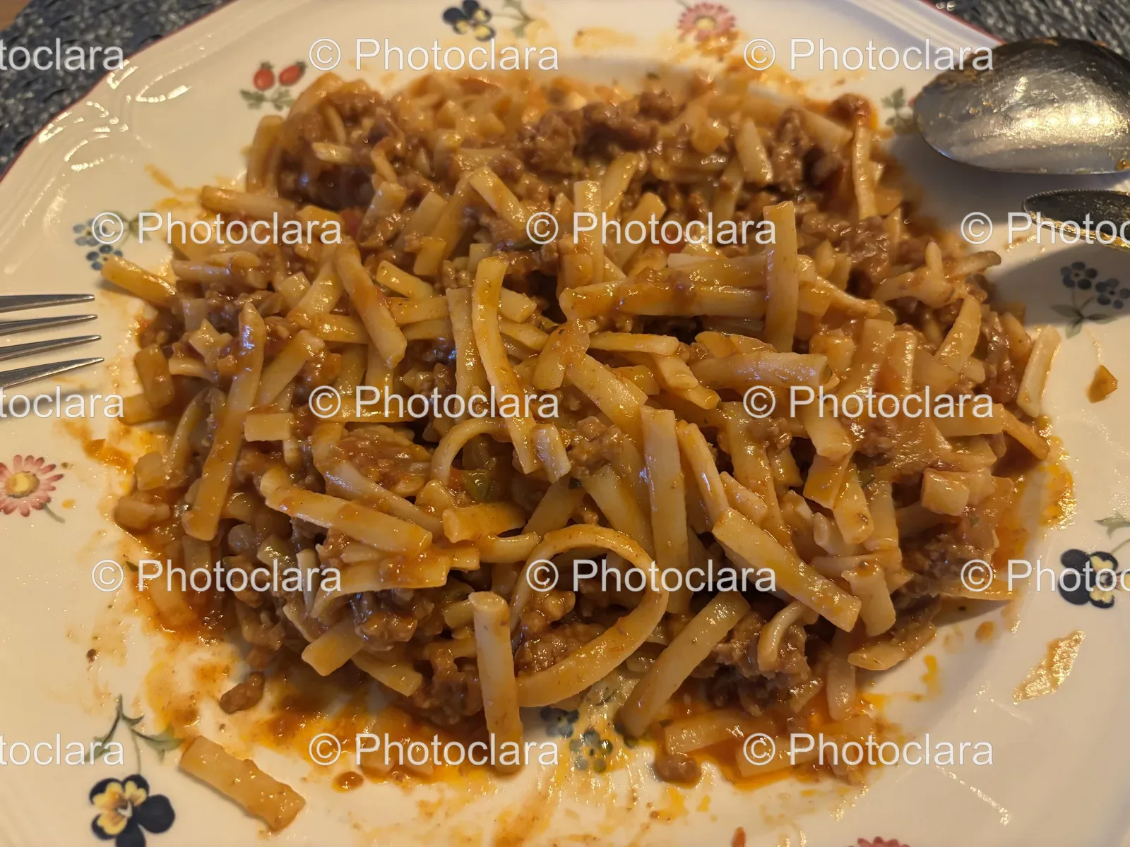 Delicious-Pasta-with-Meat-and-Sauce.jpg