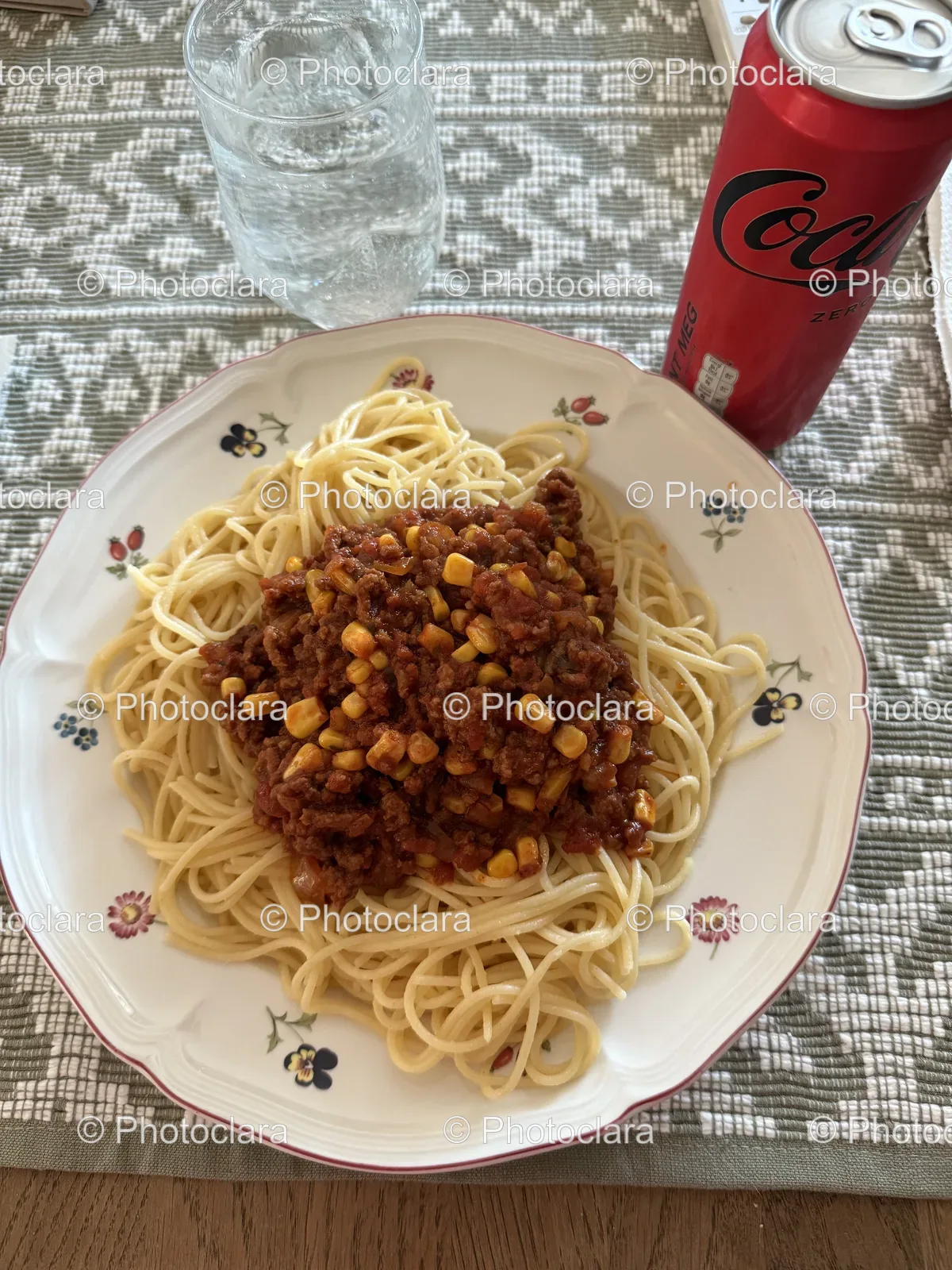 Luscious-Plate-of-Spaghetti-and-Chili.jpg