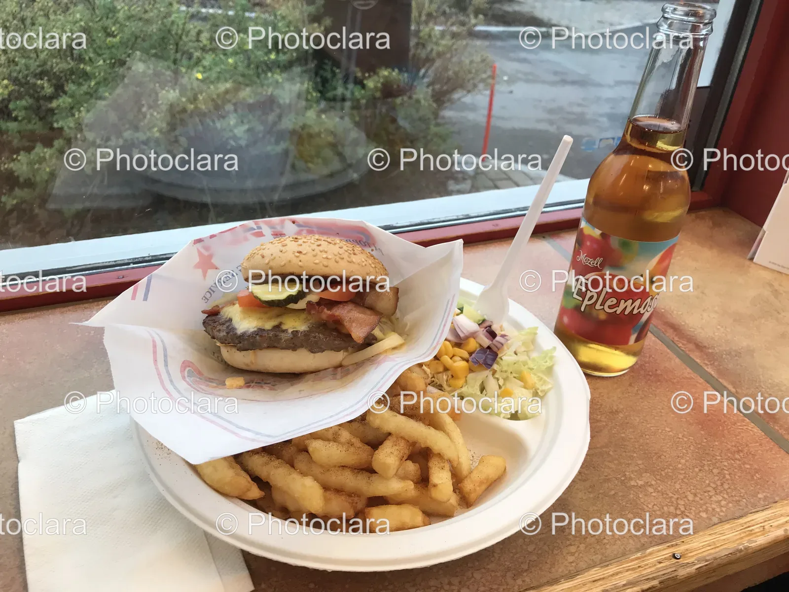Classic-Fast-Food-Meal-With-Drink.jpg