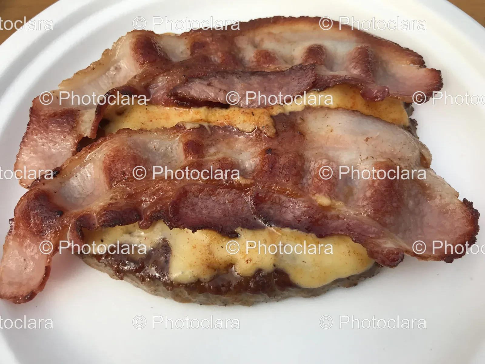 delicious-bacon-and-cheese-burger.jpg