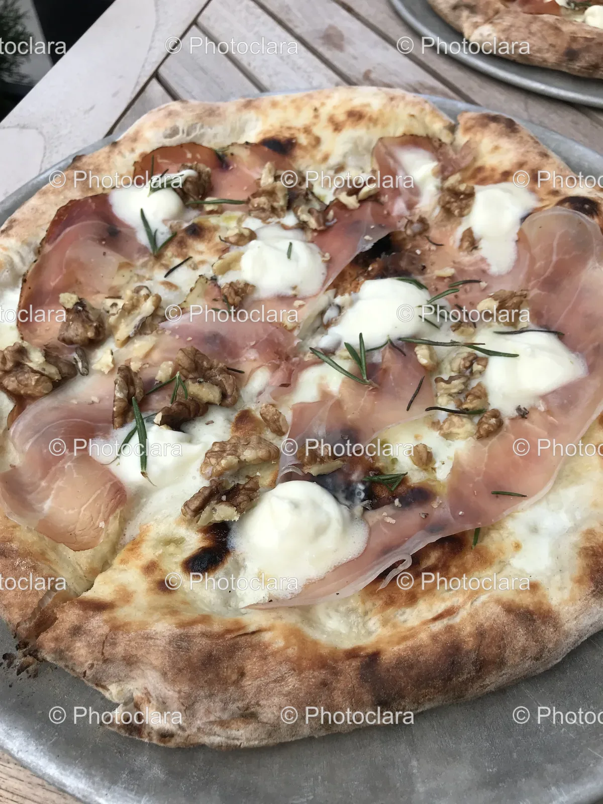 Delicious-Meat-and-Cheese-Pizza.jpg