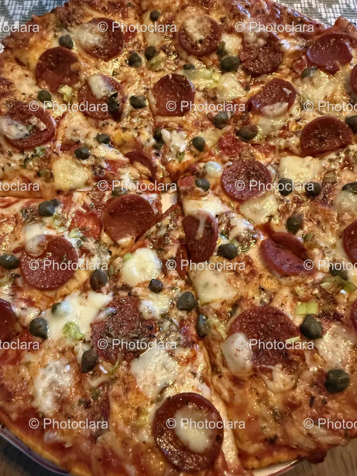 Pepperoni-and-Olive-Pizza.jpg