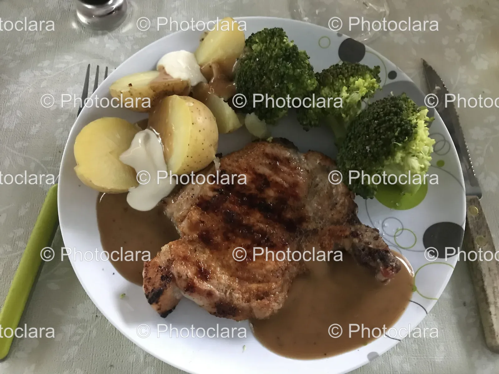 Elegant-Plate-of-Steak-Dinner.jpg