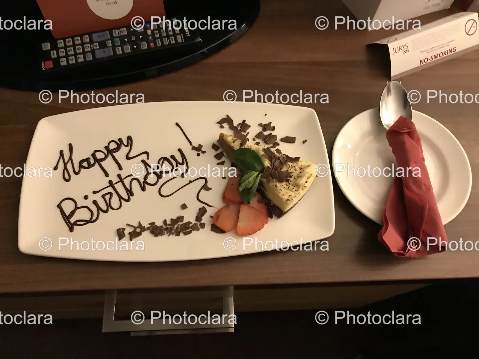Gourmet-Meal-on-Rustic-Table.jpg
