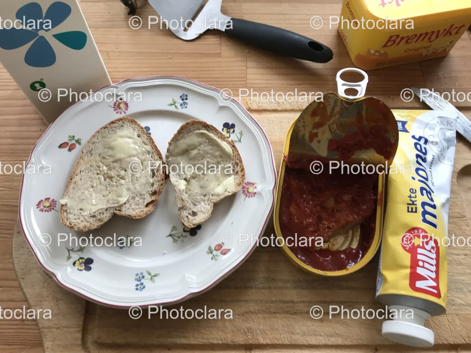 Gourmet-Plated-Dish-with-Utensils.jpg