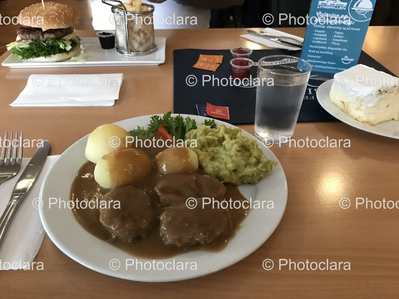 gourmet-plated-meal-lynGrillen-catering.jpg