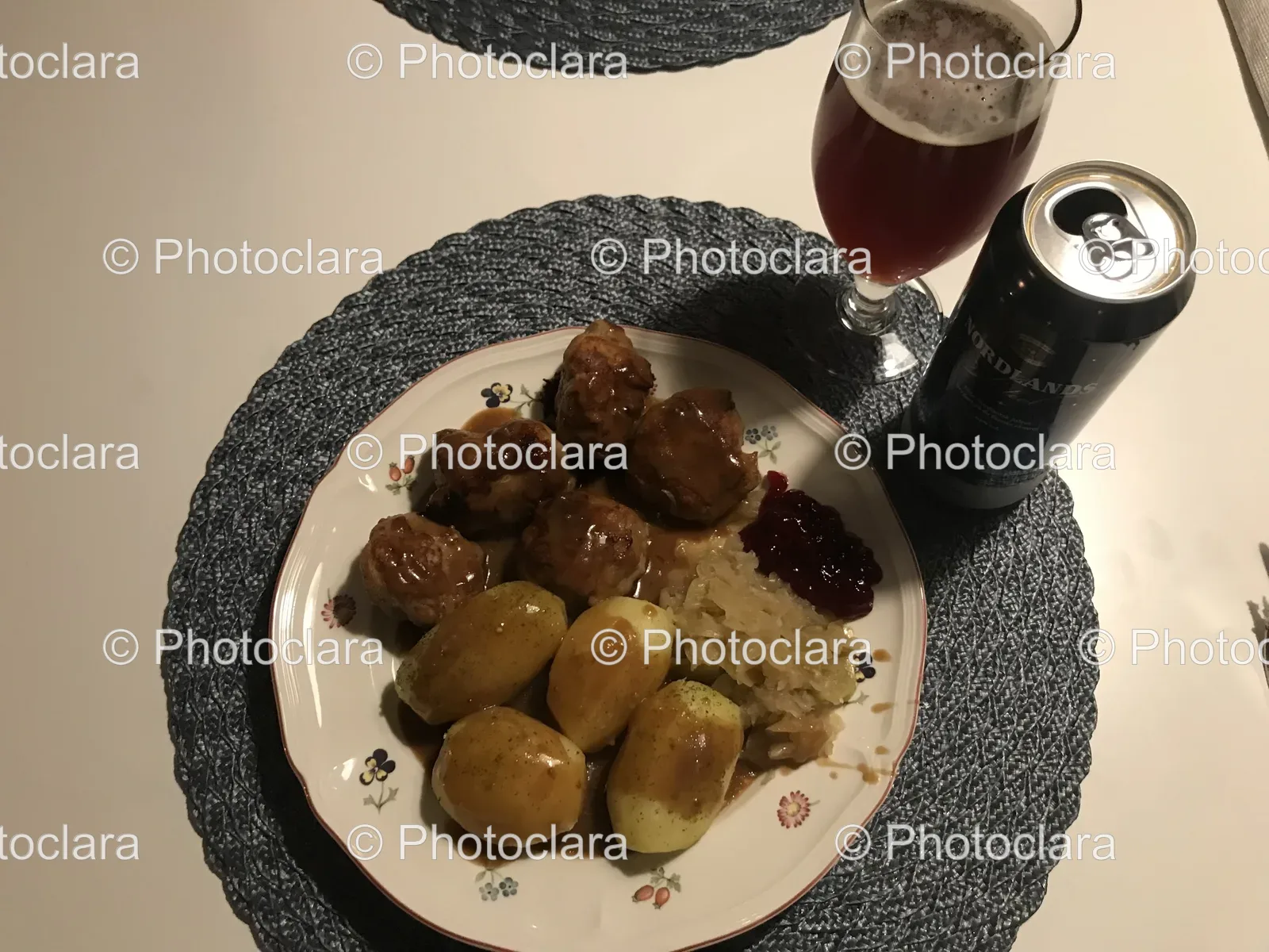 mouth-watering-dinner-plate-with-beer.jpg
