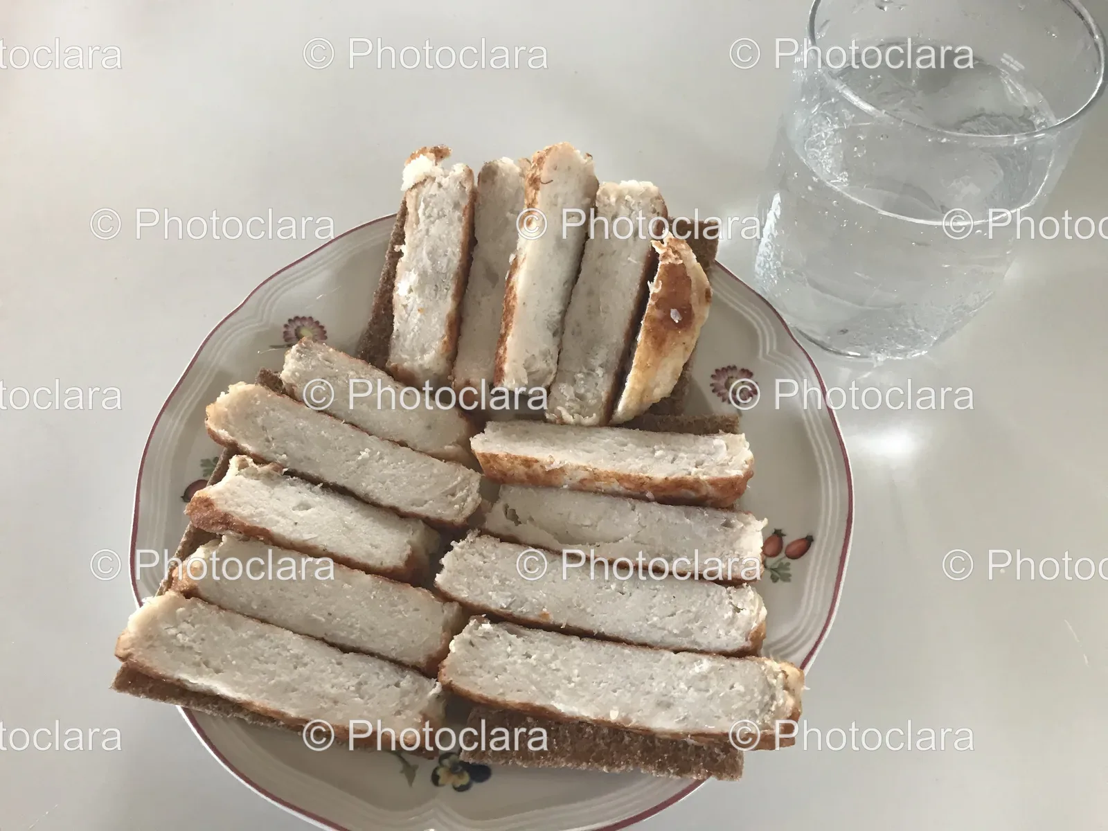 plate-of-bread-and-glass-of-water.jpg