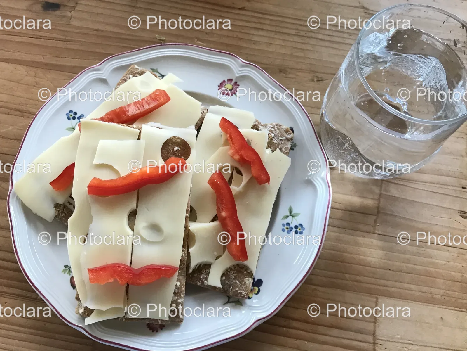 plate-of-food-with-glass-of-water.jpg
