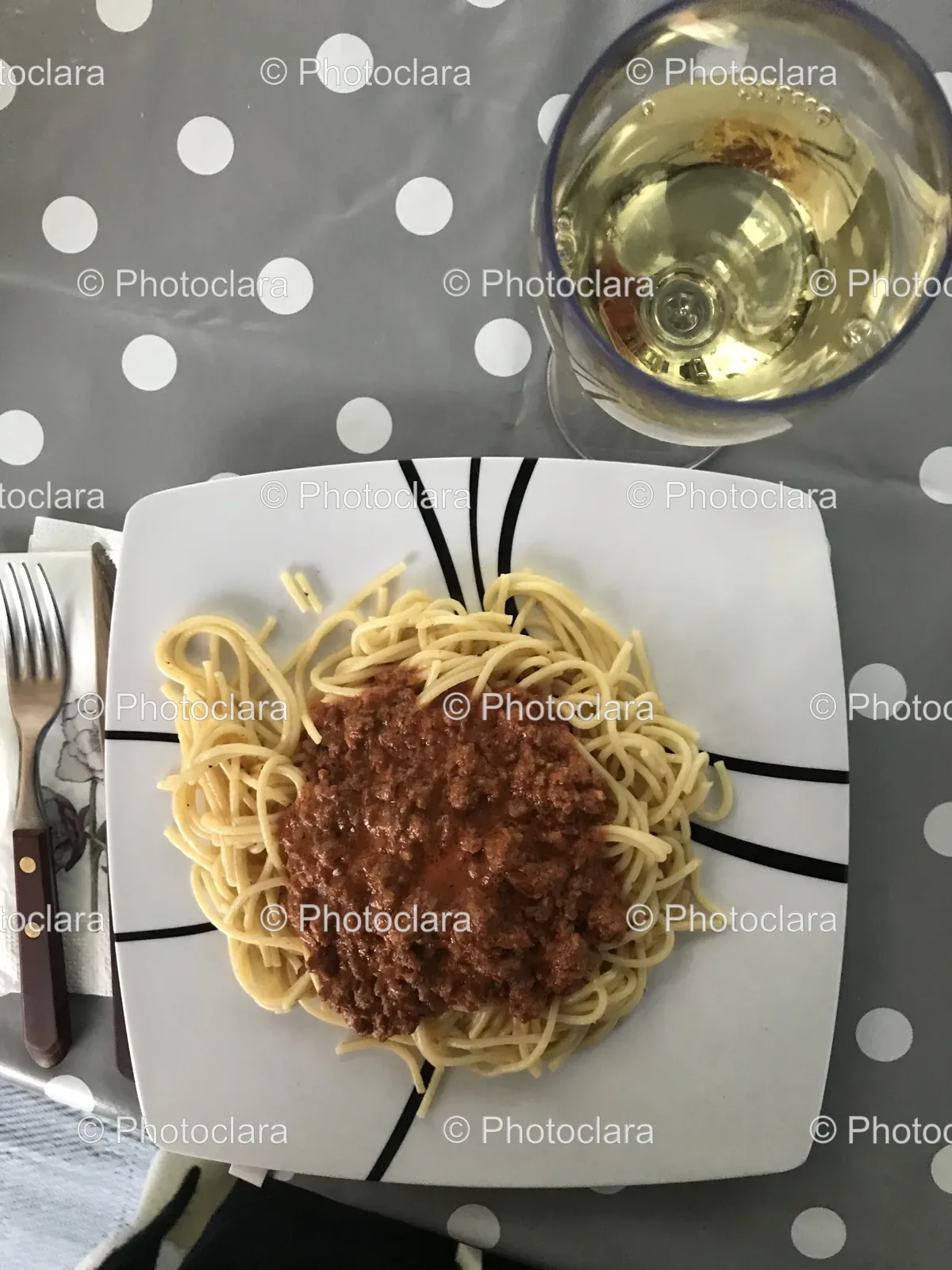 Spaghetti-on-a-Plate.jpg
