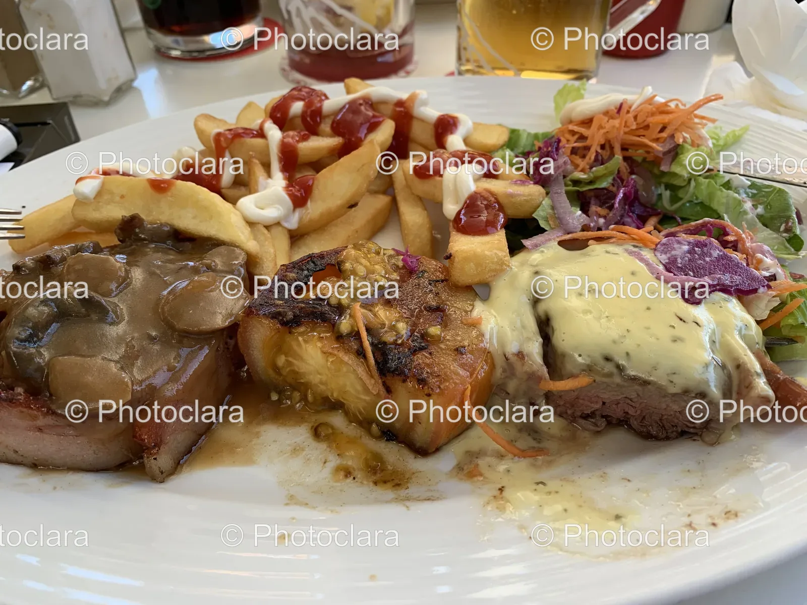 Delicious-Meal-at-Restaurant-Table.jpg