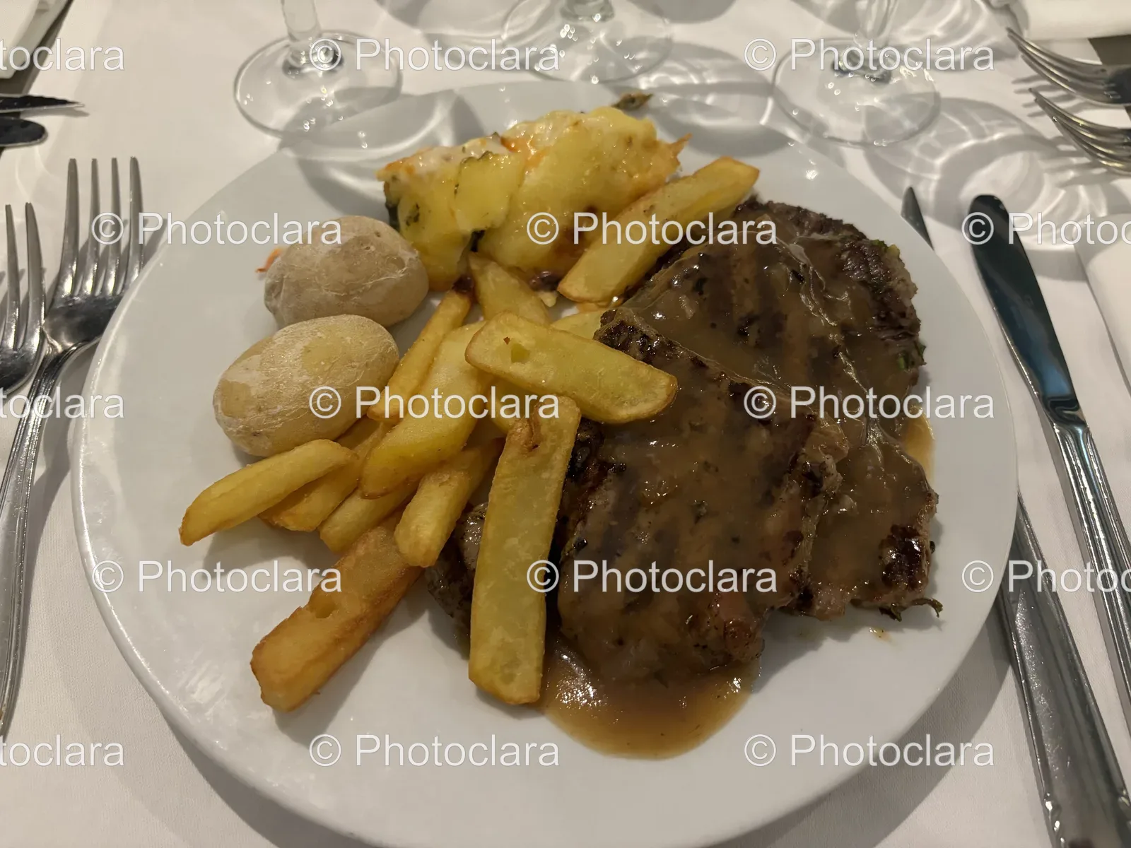 Gourmet-Dinner-with-Wine.jpg