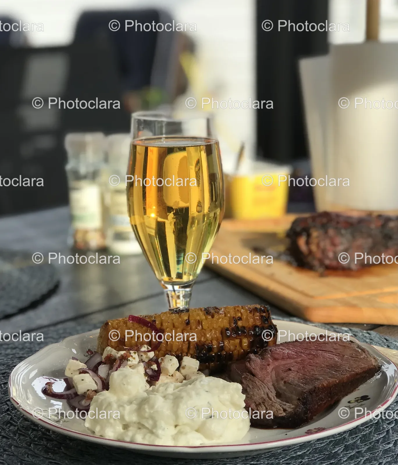 Gourmet-Meal-with-Red-Wine.jpg