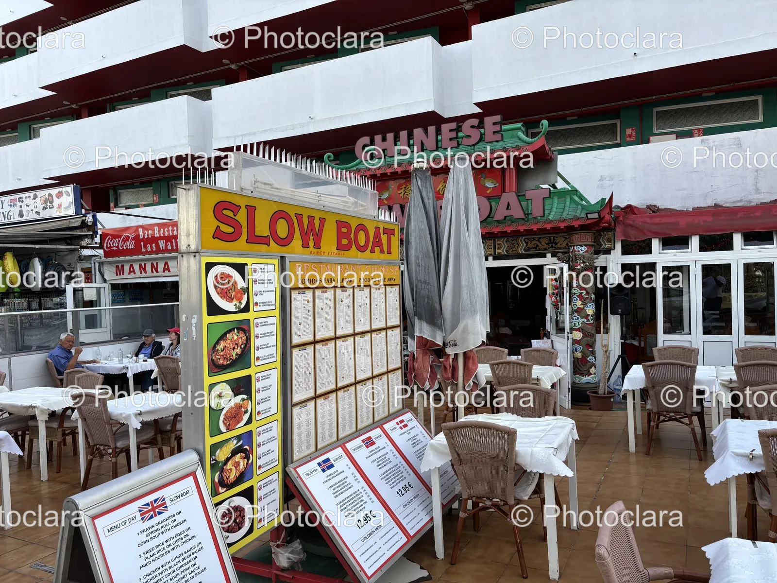 Outdoor-Restaurant-Seating-CocaCola.jpg