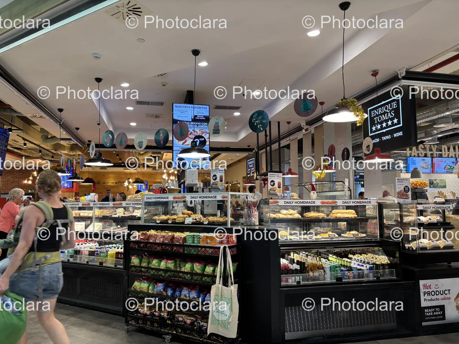 Tasty-Delights-In-Store-Food-Display.jpg