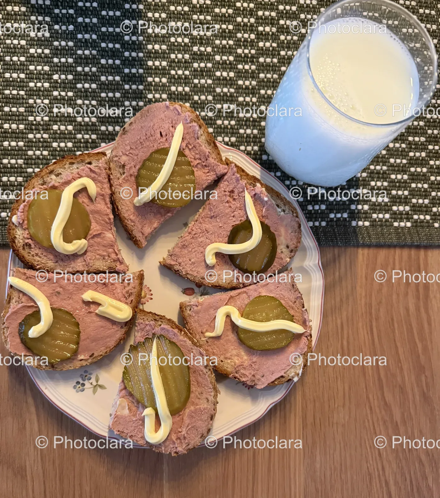Sandwiches-and-Pickles-with-Milk.jpg