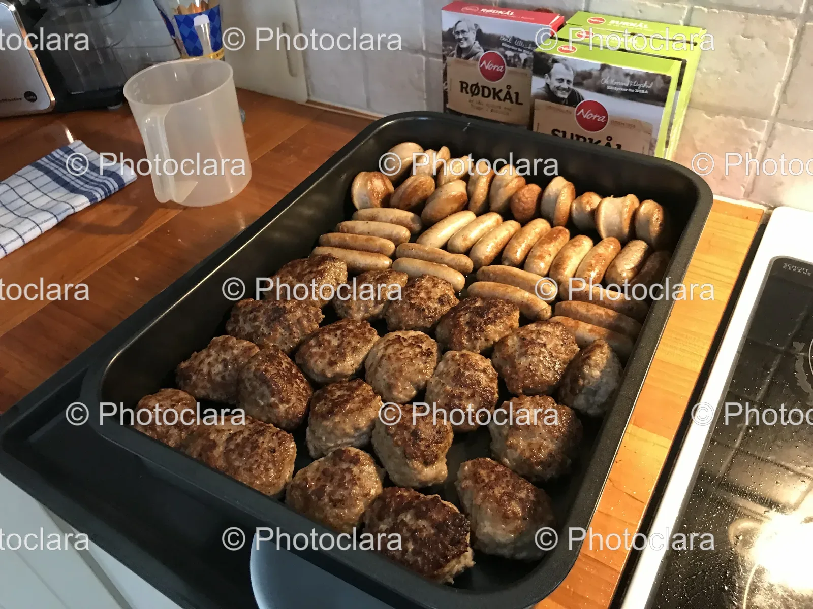 Pan-of-Sausages-and-Meatballs.jpg