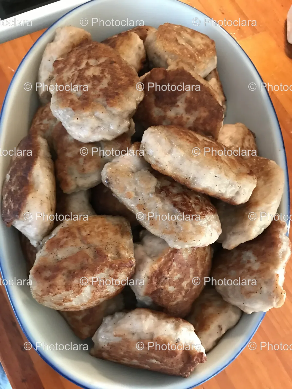 a-bowl-of-meatballs.jpg