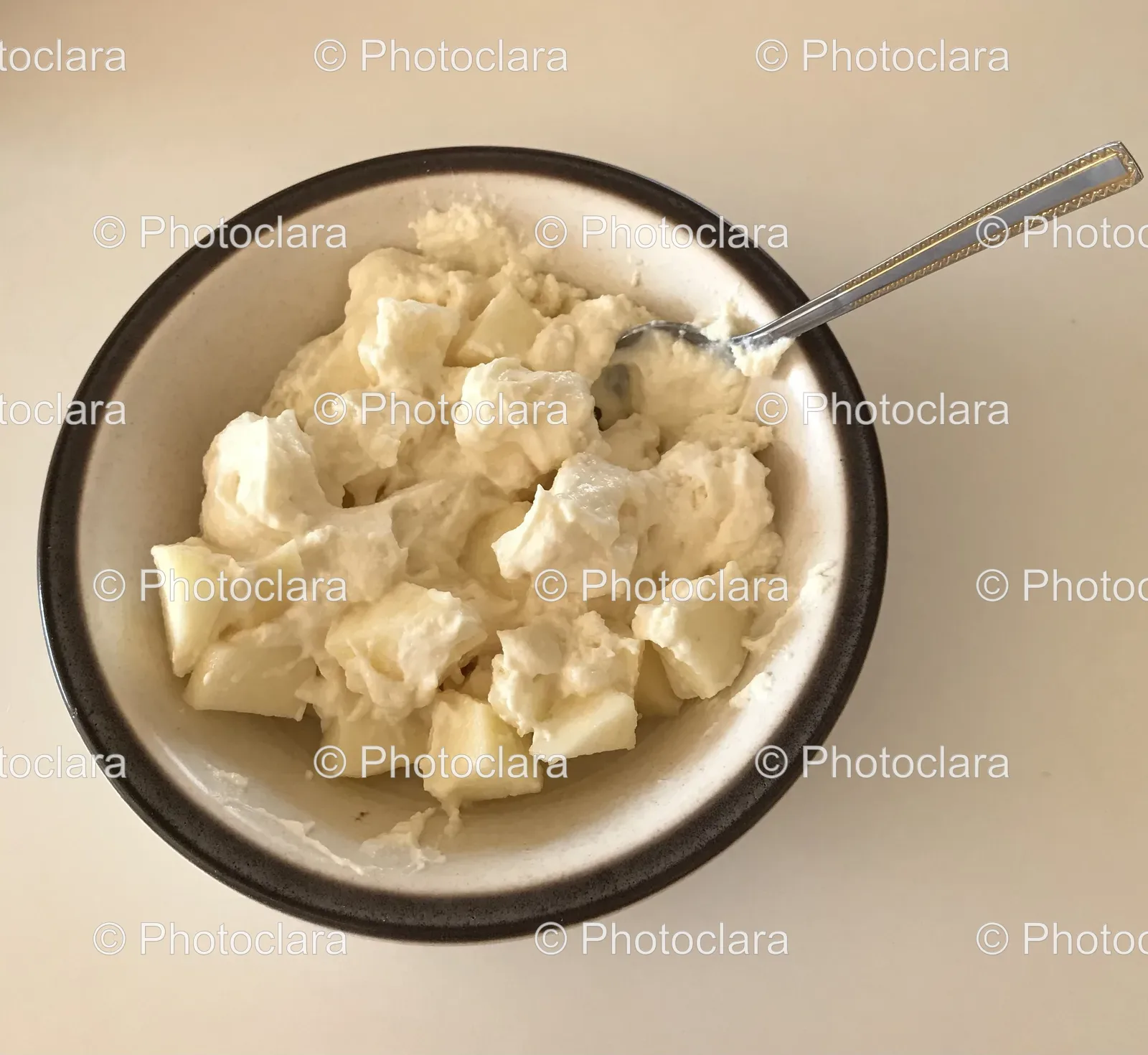 Bowl-of-Food-with-Spoon.jpg