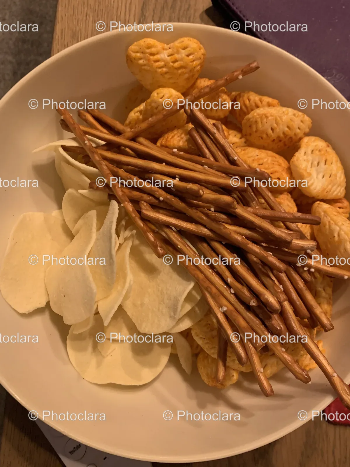 bowl-of-potato-chips-and-pretzels.jpg