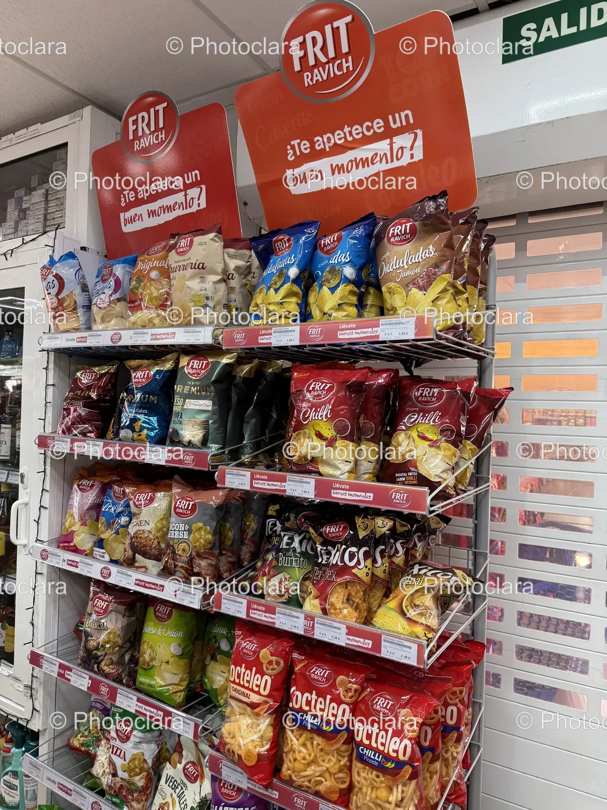 Shelf-With-Assorted-Snack-Bags.jpg