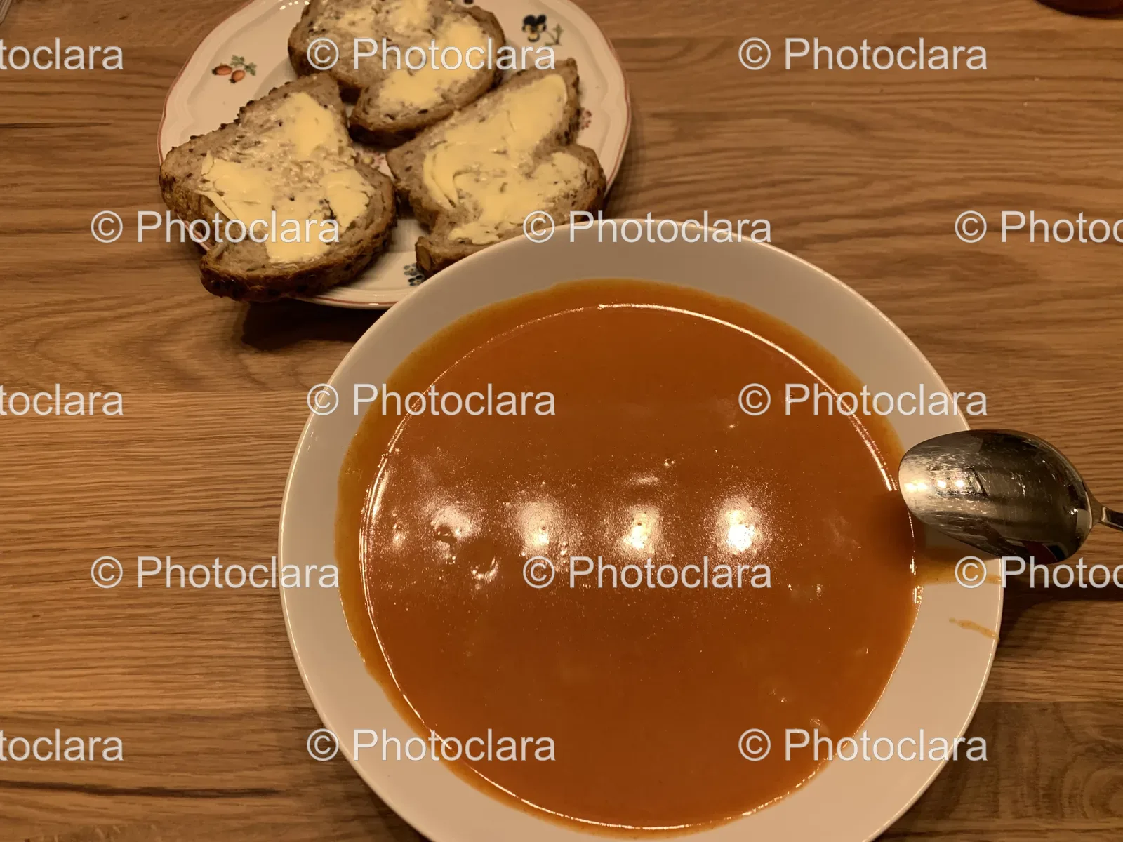 bowl-of-soup-bread-on-plate.jpg