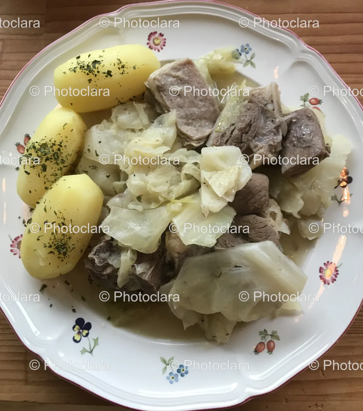 delicious-stew-on-a-rustic-wooden-table.jpg