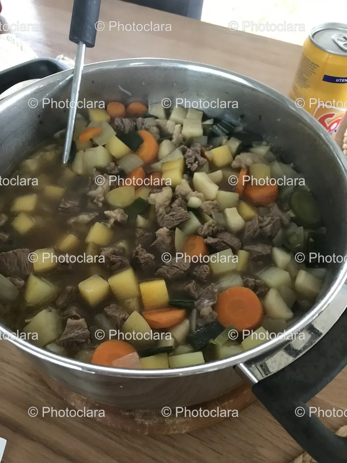 Hearty-Soup-Pot-with-Meat-and-Vegetables.jpg