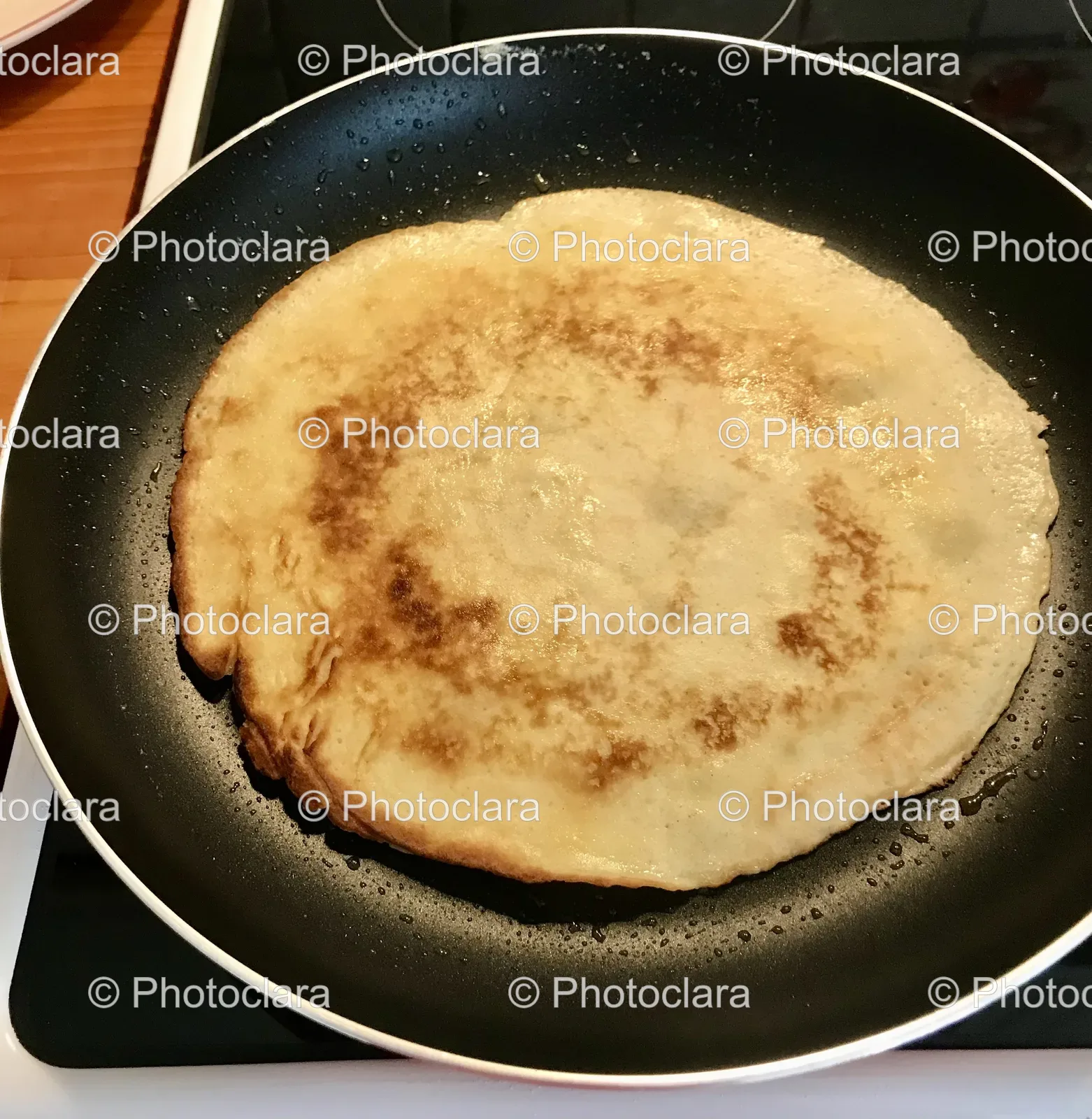 Pancake-Cooking-in-a-Pan.jpg