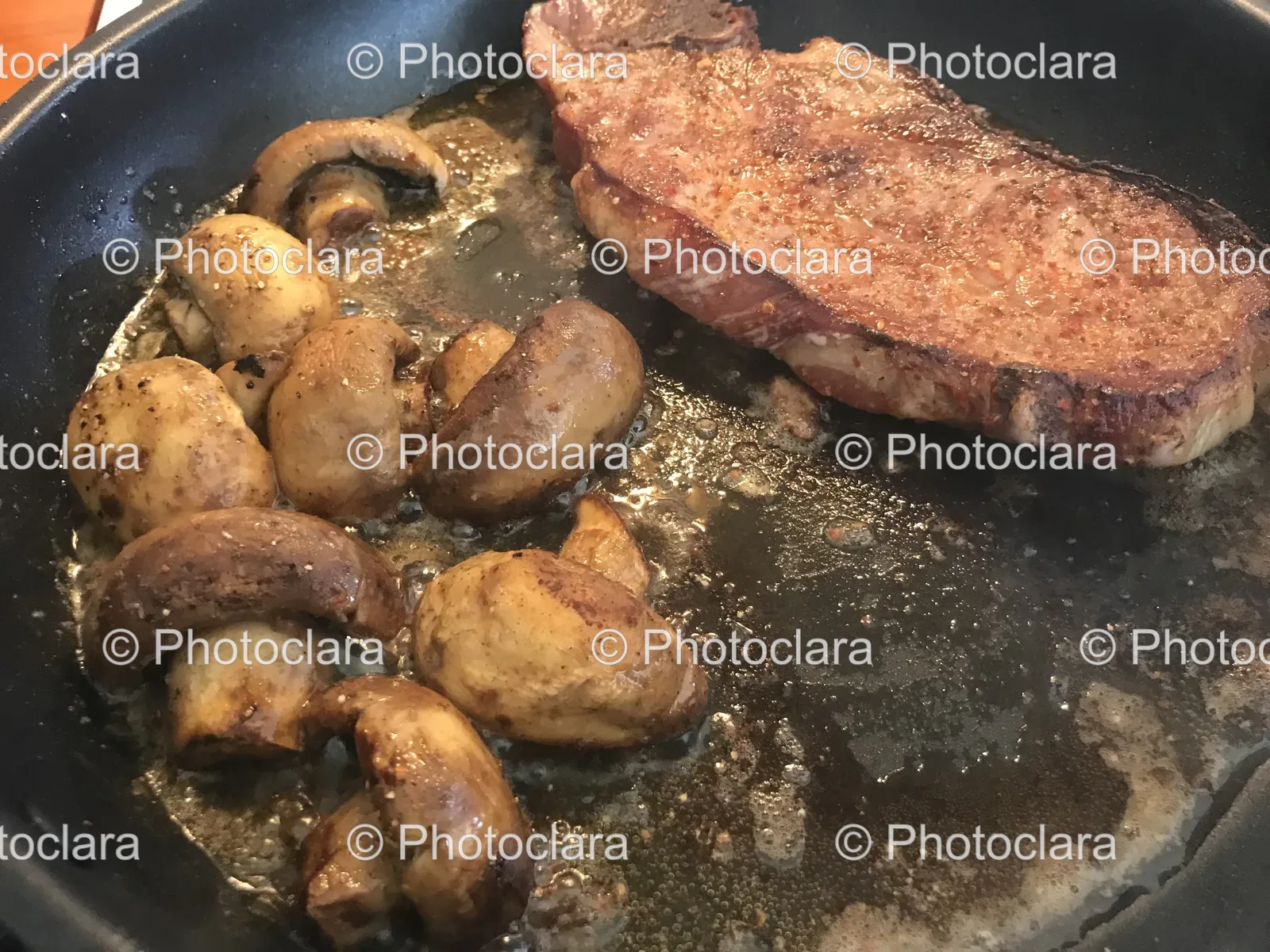 steak-and-mushrooms-in-a-pan.jpg