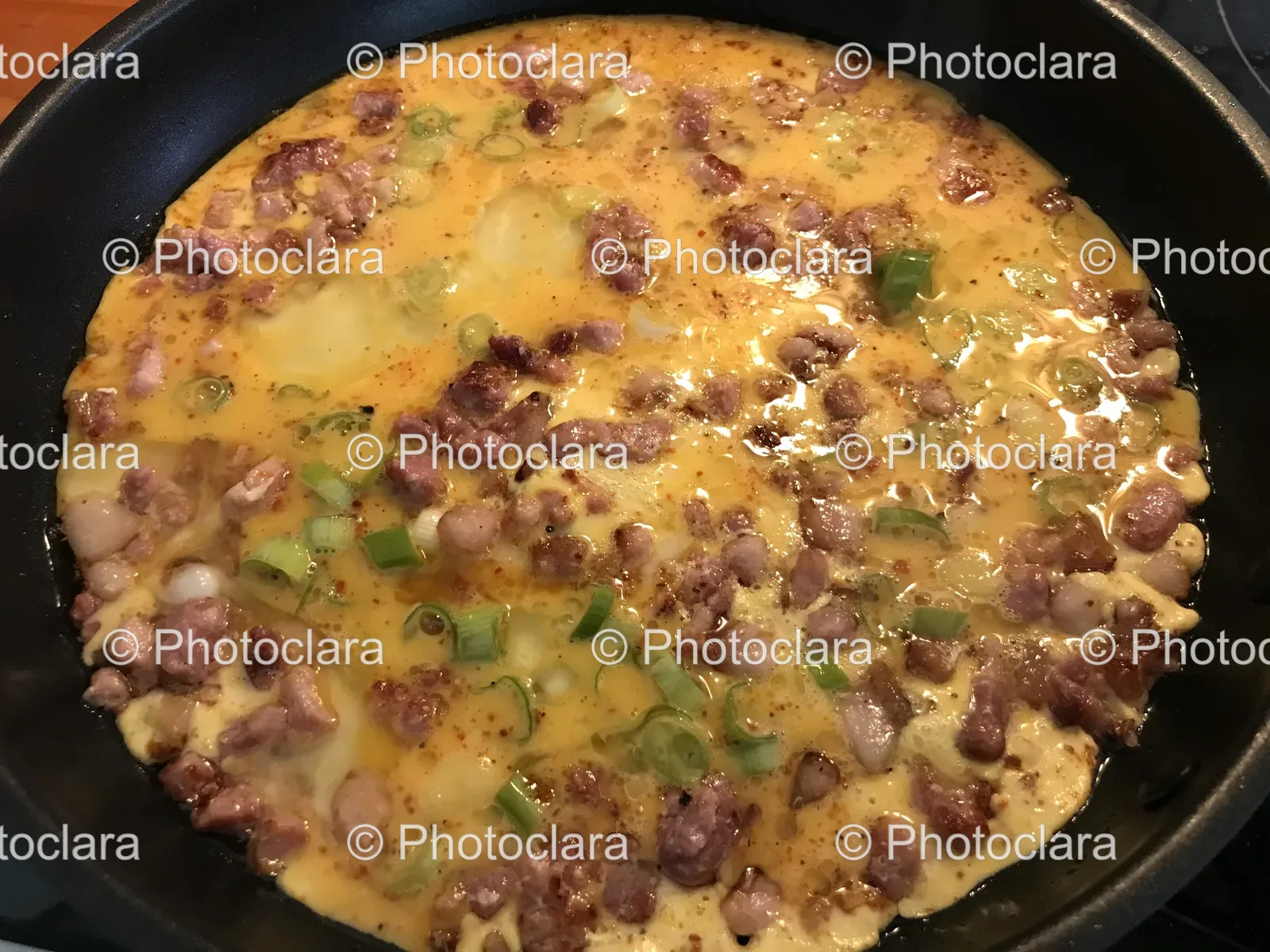 Frying-Pan-with-Bacon-and-Green-Onions.jpg